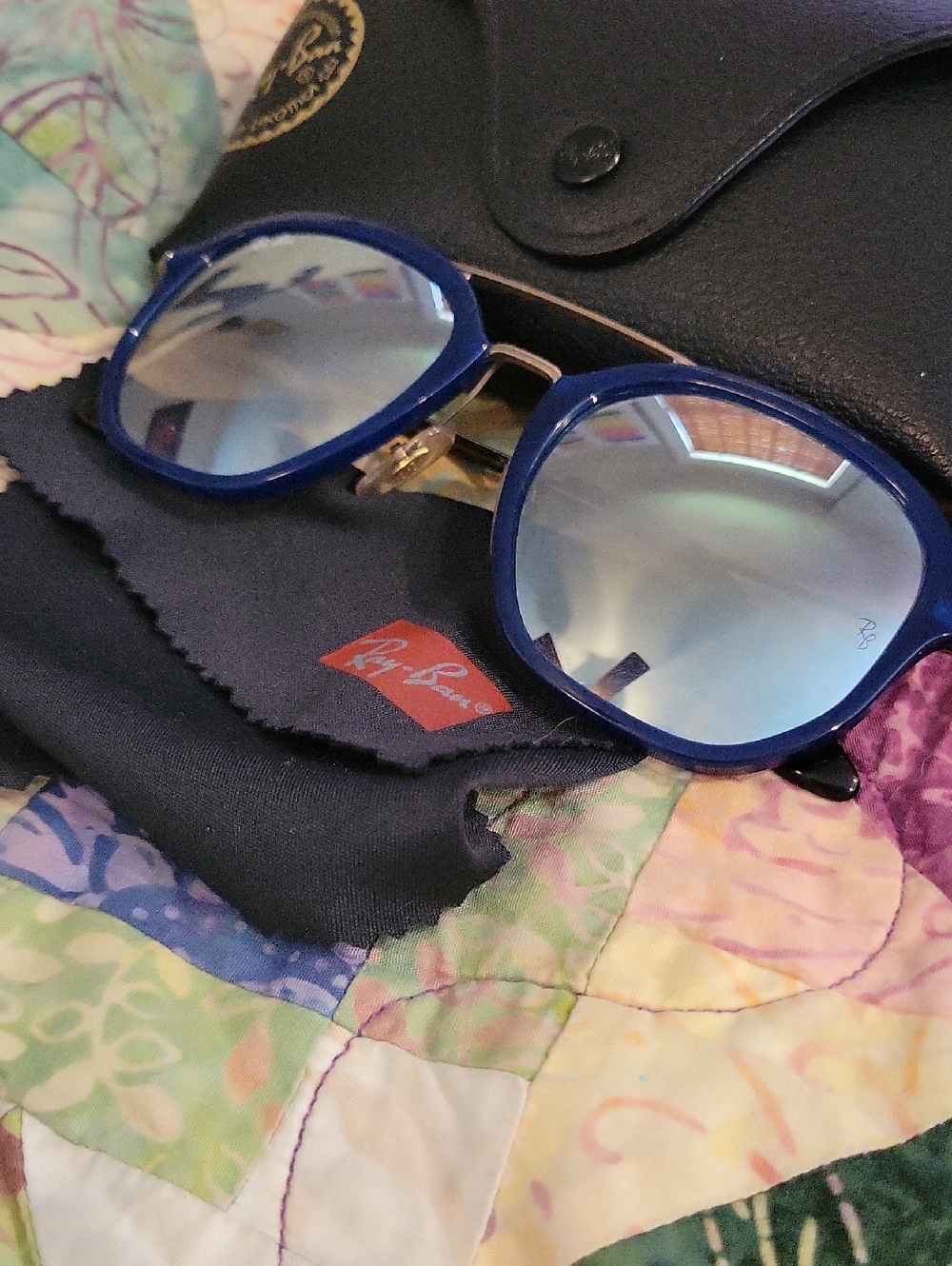 Ray-Ban Blue Frame Aviators Sunglasses with Mirrored Lenses